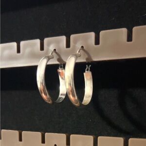 Elegant Sterling Silver Hoop Earrings 1in